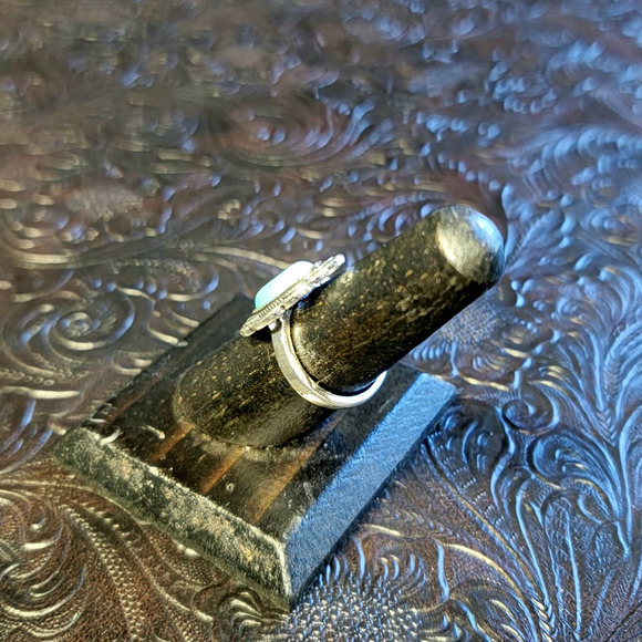 Punchy Western Turquoise Ring Antique Lightening Bolt Native Floral Burst Floral - Picture 7 of 10
